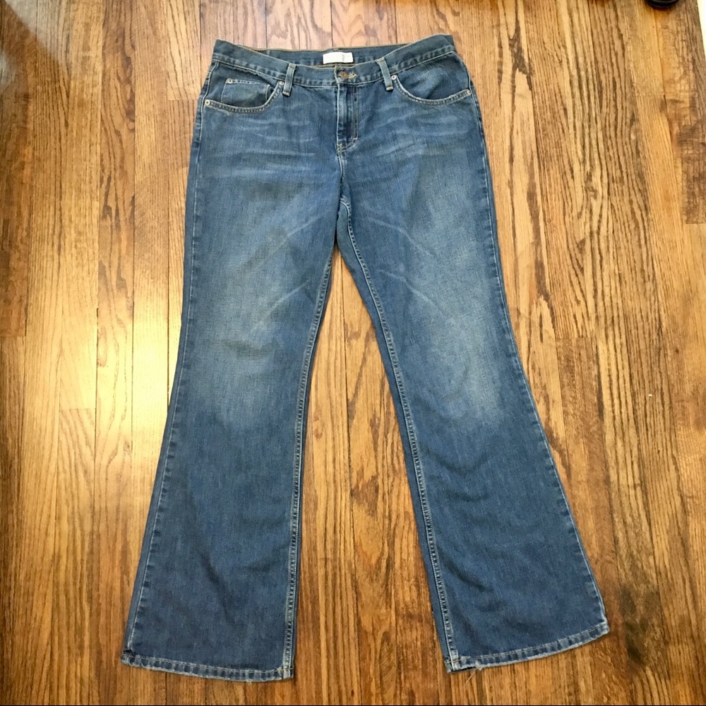 American Eagle Medium Wash Jeans | 12